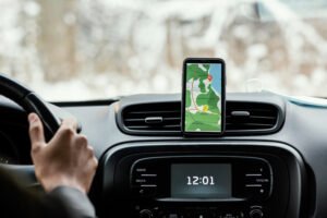 best smartphone holders for car in Japan.